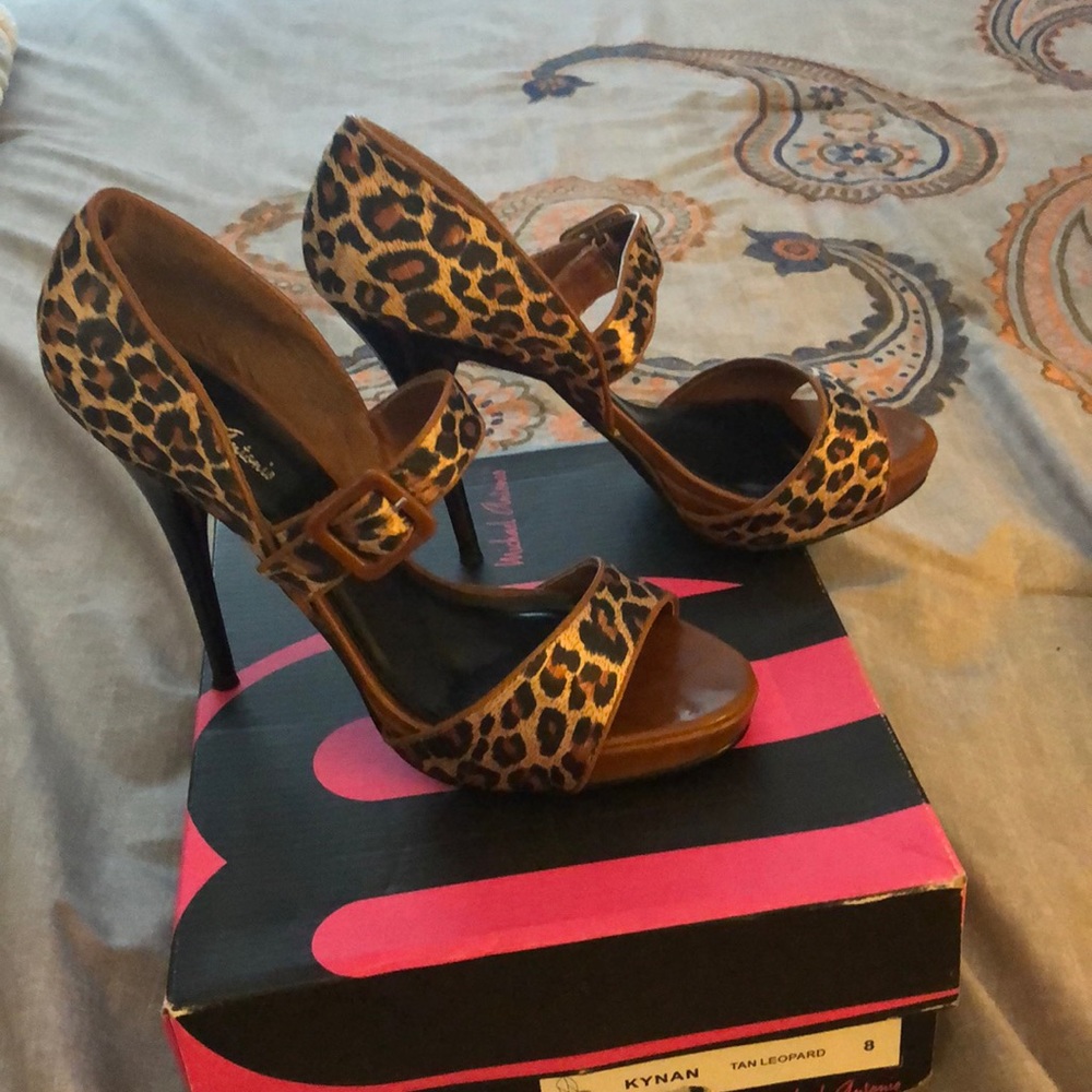 Heels - Picture 2 of 3